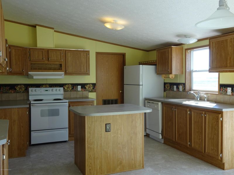 506 10th Ave SE, Barnesville, MN 56514