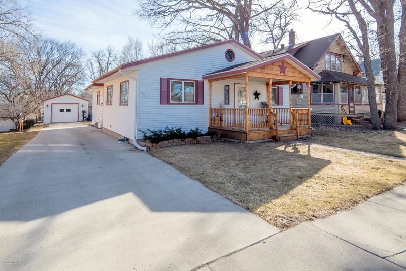 529 W Laurel St, Fergus Falls, MN 56537