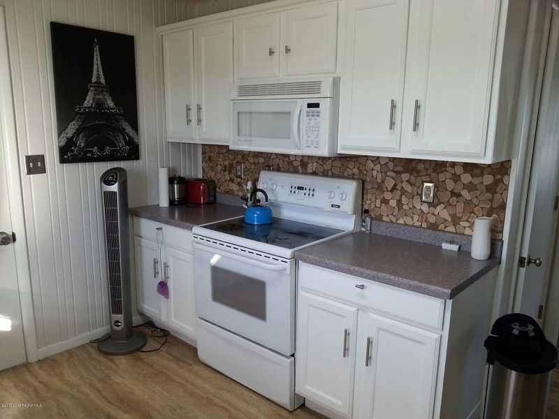 821 6th St SW, Wadena, MN 56482