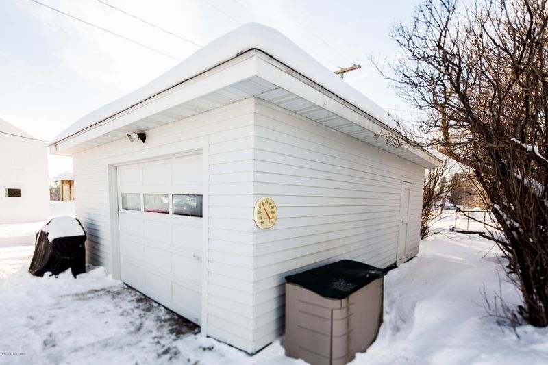 323 NW Terrace Dr, Rothsay, MN 56579