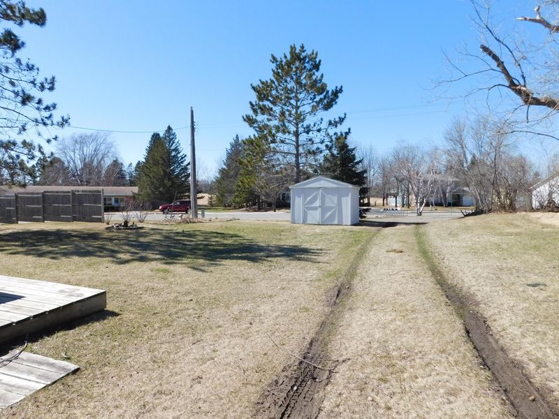 915 Front St, Henning, MN 56551