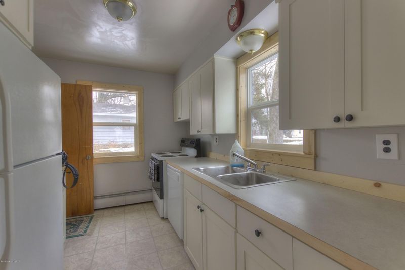 904 Aurdal Ave, Fergus Falls, MN 56537