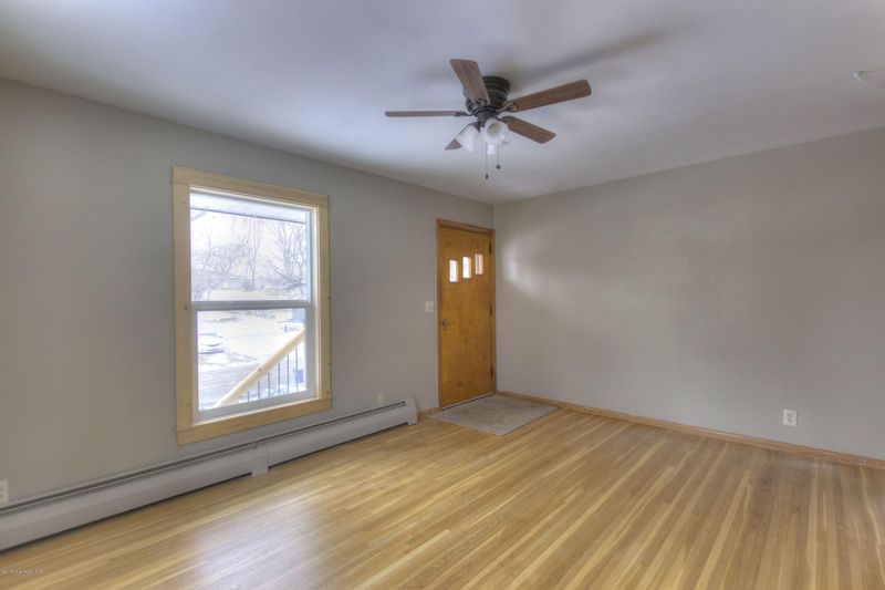 904 Aurdal Ave, Fergus Falls, MN 56537
