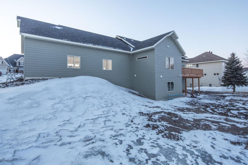 3619 Pebble Hills Dr, Fergus Falls, MN 56537
