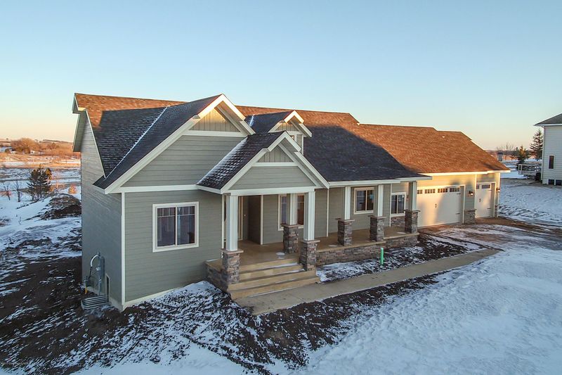 3619 Pebble Hills Dr, Fergus Falls, MN 56537