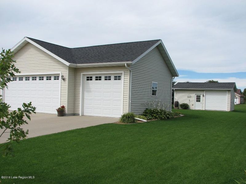 702 NW 12th St, Perham, MN 56573