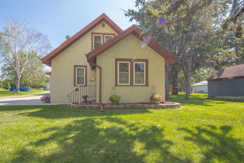 619 W Beech Ave, Fergus Falls, MN 56537