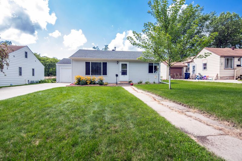 1109 N Broadway, Fergus Falls, MN 56537