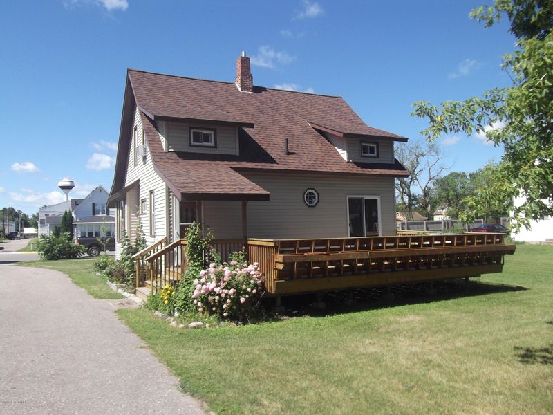 405 Holden Ave, Henning, MN 56551