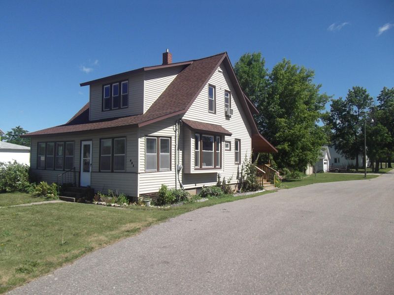 405 Holden Ave, Henning, MN 56551