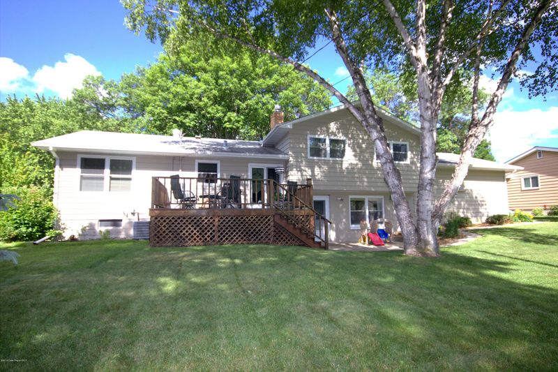 1202 Mitchell Pl, Fergus Falls, MN 56537