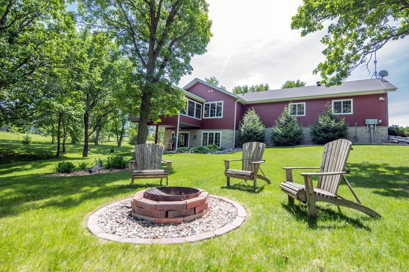 23609 Scenic Riverview Dr, Fergus Falls, MN 56537