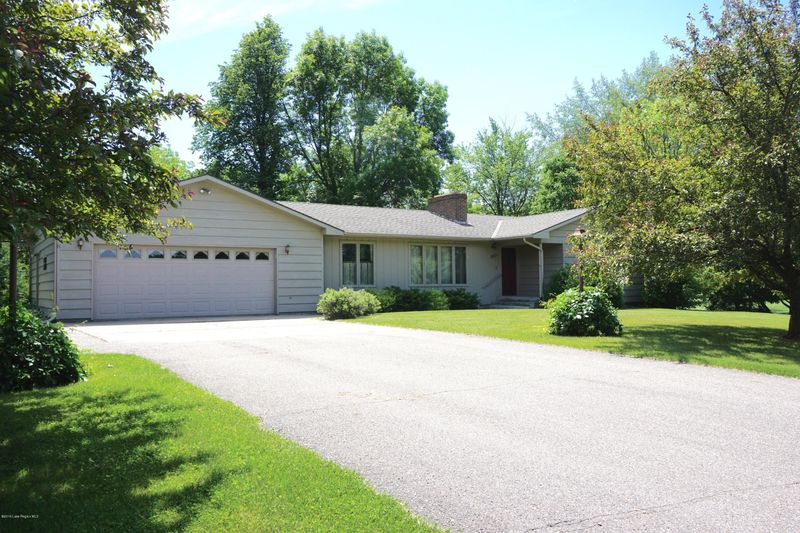 2804 Bayview Heights Dr, Fergus Falls, MN 56537
