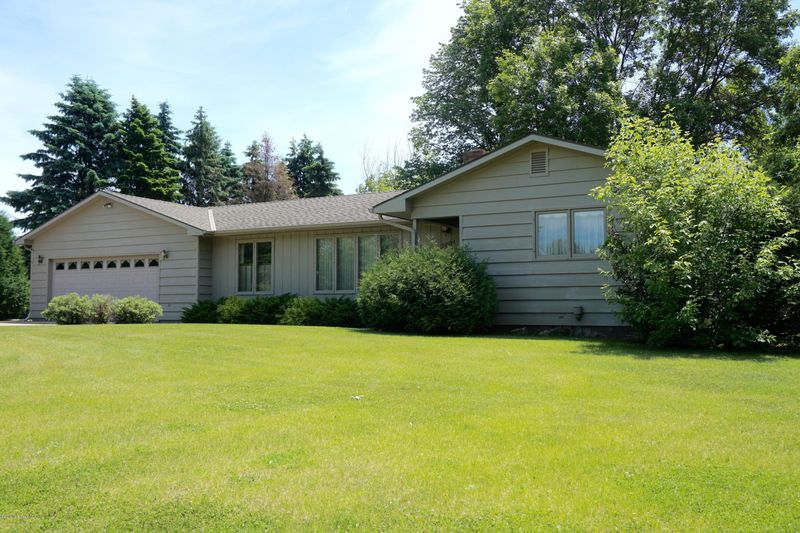 2804 Bayview Heights Dr, Fergus Falls, MN 56537