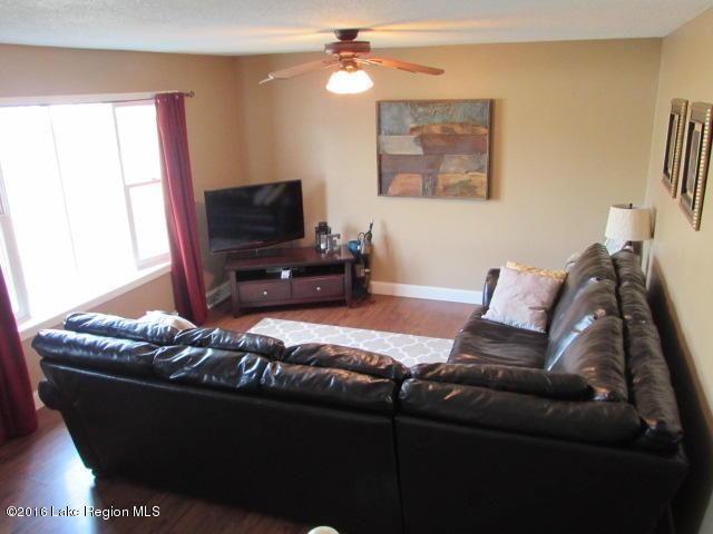 1112 N Baird Ave, Fergus Falls, MN 56537