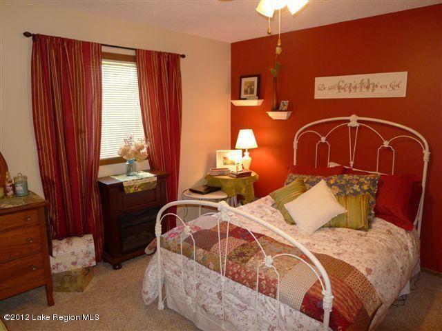 108 W Meadowlark Ln, Fergus Falls, MN 56537