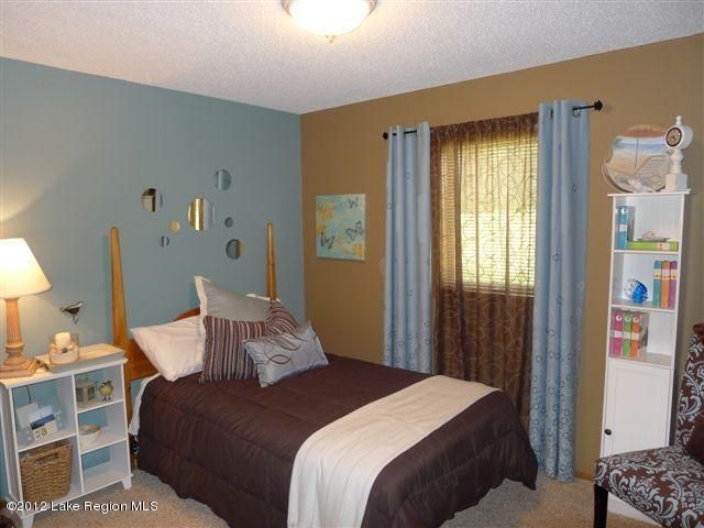 108 W Meadowlark Ln, Fergus Falls, MN 56537