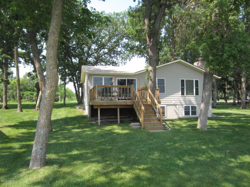22914 Oak Leaf Ln, Battle Lake, MN 56515