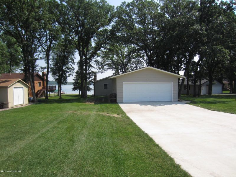 22914 Oak Leaf Ln, Battle Lake, MN 56515