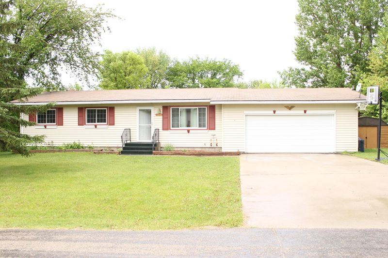 214 SE 4th St, Rothsay, MN 56579