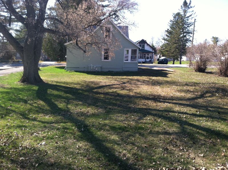 305 S Main Ave, New York Mills, MN 56567