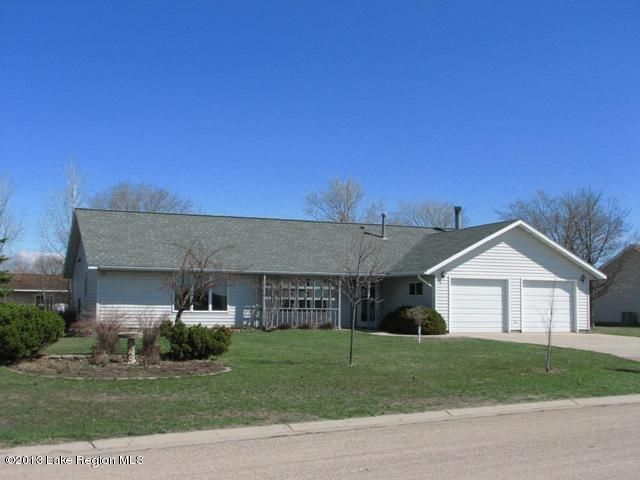 865 NE 3rd Ave, Perham, MN 56573
