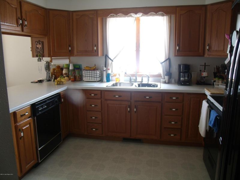 42121 400th St, Perham, MN 56573