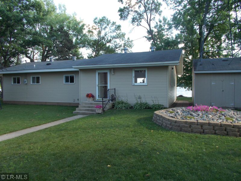 33904 274th St, Underwood, MN 56586