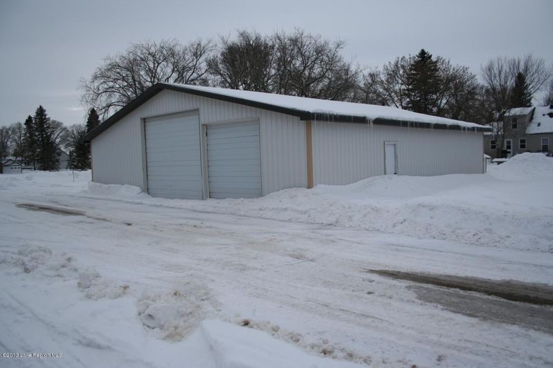 609 Railroad Ave, Erhard, MN 56534