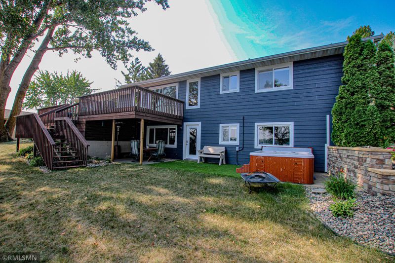 3092 Louise Dr NW, Alexandria, MN 56308