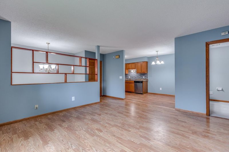 4464 Cinnamon Ridge Trl, Eagan, MN 55122