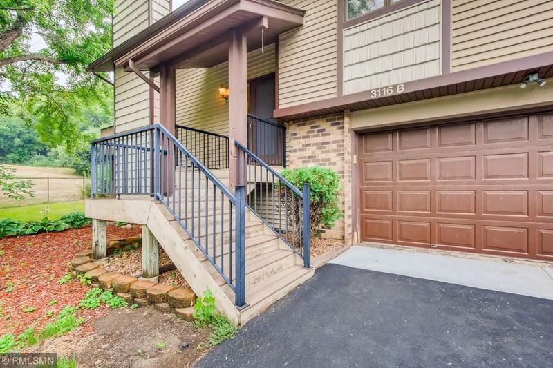 3116 Farnum Dr #B, Eagan, MN 55121