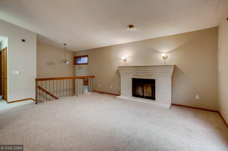 3116 Farnum Dr #B, Eagan, MN 55121