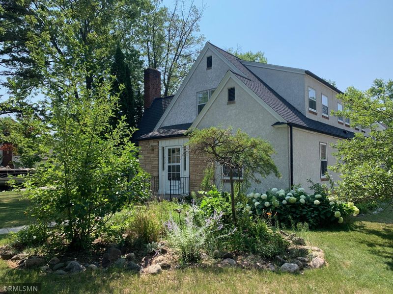 422 Bluff Ave, Brainerd, MN 56401