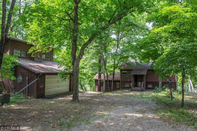 41105 Grebe Ln, Dent, MN 56528