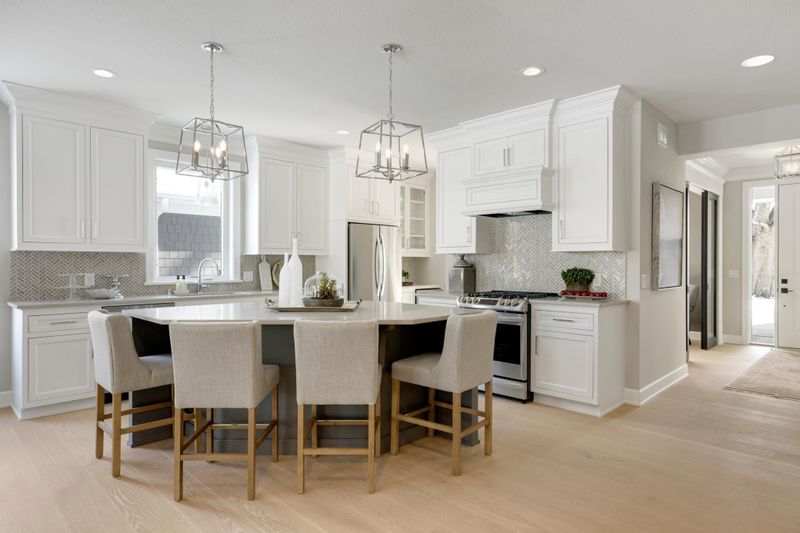 18094 Dell Dr, Eden Prairie, MN 55347