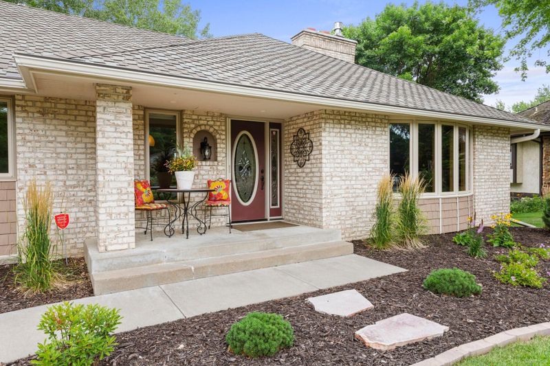 6008 Luigi Cir, Minneapolis, MN 55438