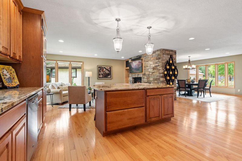 6008 Luigi Cir, Minneapolis, MN 55438