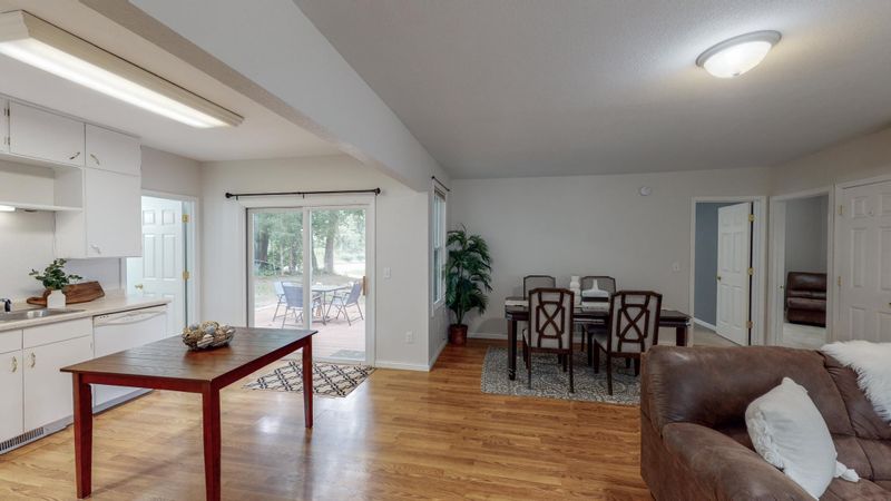 239 5th St SE, Chatfield, MN 55923
