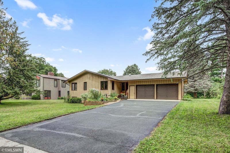 904 Highland Ave W, Northfield, MN 55057