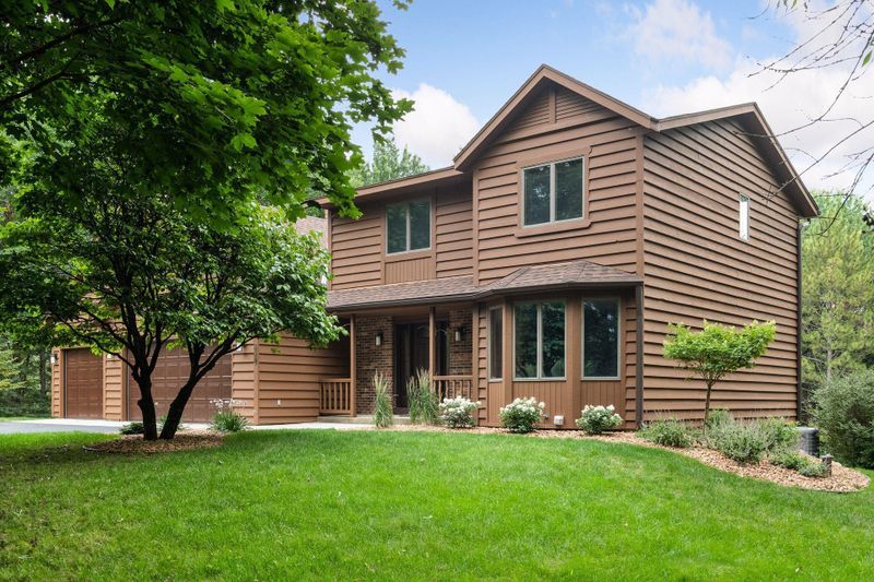 9651 Flintlock Trl, Chanhassen, MN 55317