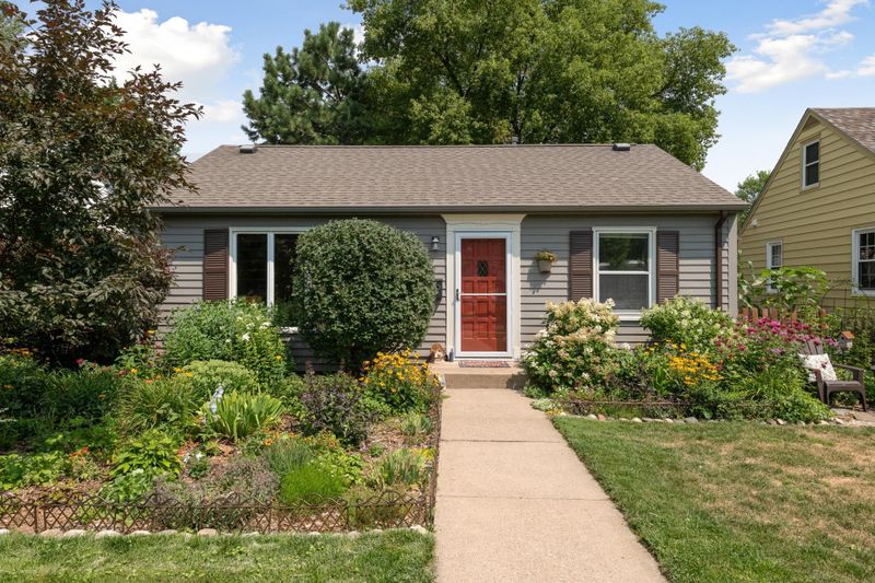 49 Jackson Ave S, Hopkins, MN 55343