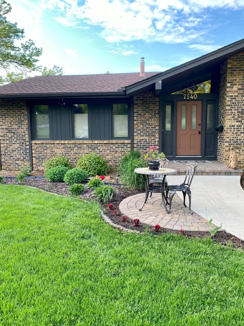 7540 Winnetka Heights Dr, Minneapolis, MN 55427