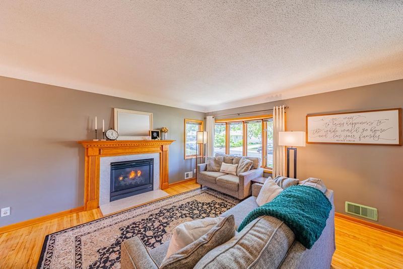 838 24th Ave N, South Saint Paul, MN 55075