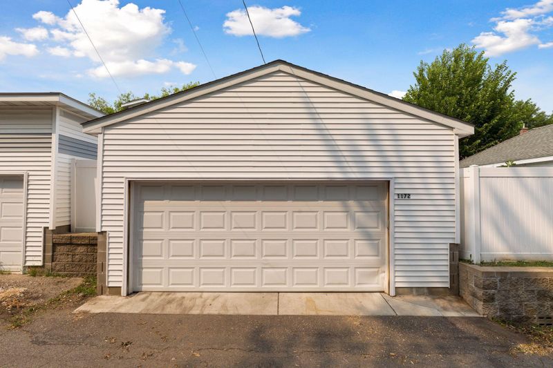 1172 Thomas Ave, Saint Paul, MN 55104