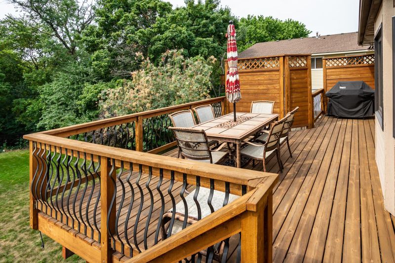 1322 Windcrest Ave, Eagan, MN 55123