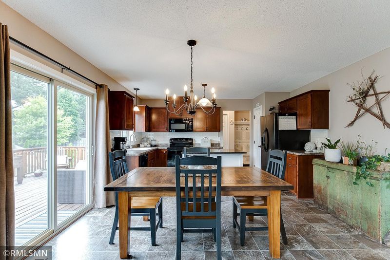 8761 Garvey Ct, Monticello, MN 55362