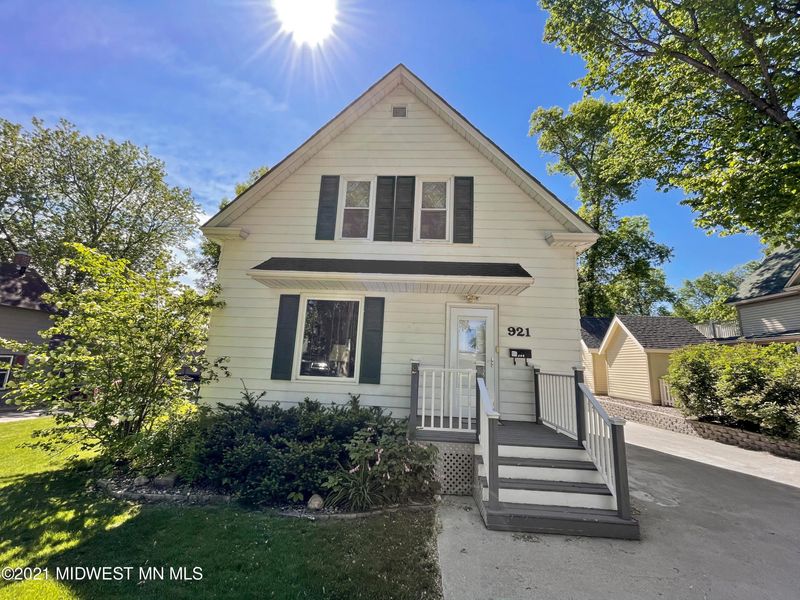 921 N Vine St, Fergus Falls, MN 56537