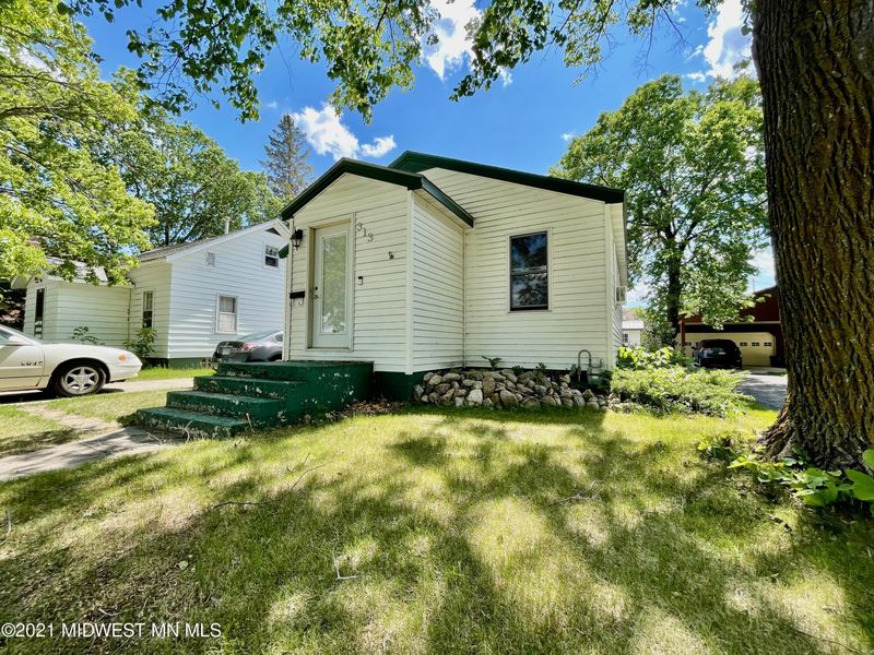 313 2nd St SW, Perham, MN 56573