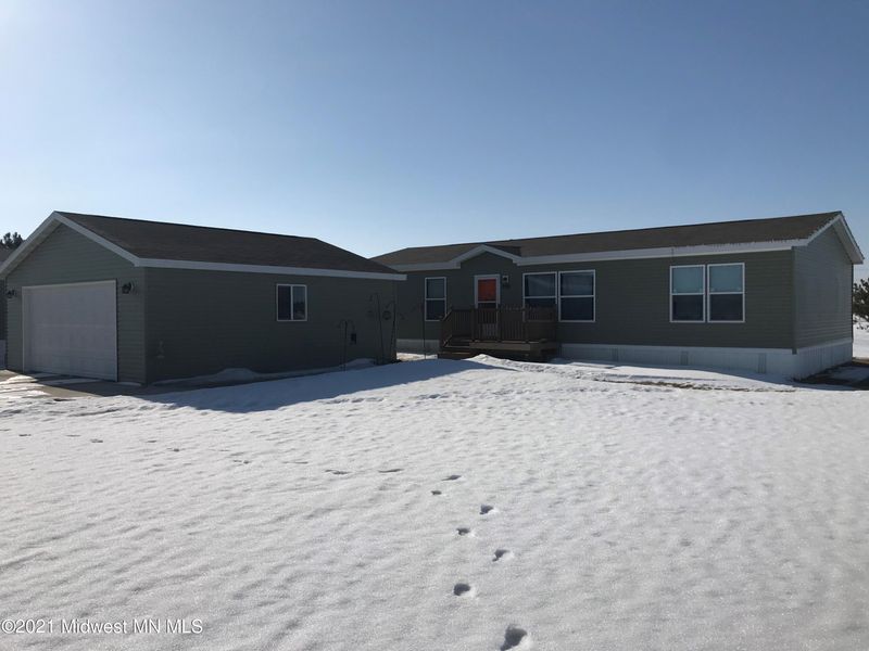 706 4th St SE, Perham, MN 56573